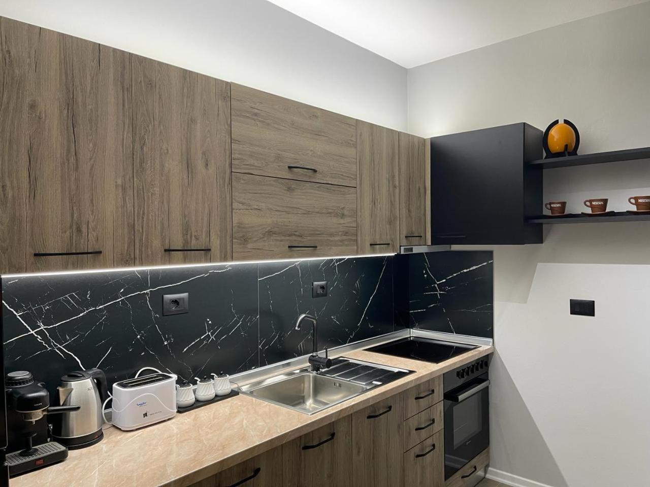 Am Apartment Тирана Экстерьер фото