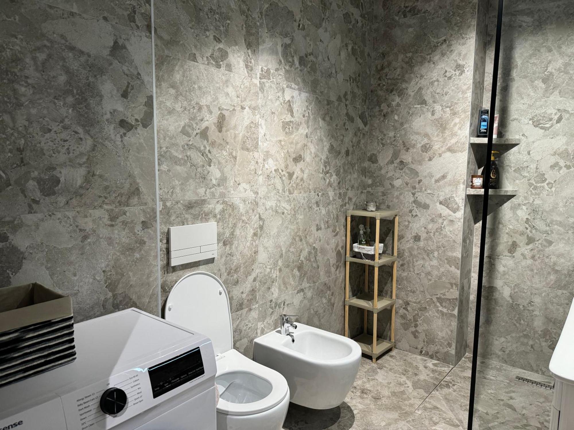 Am Apartment Тирана Экстерьер фото