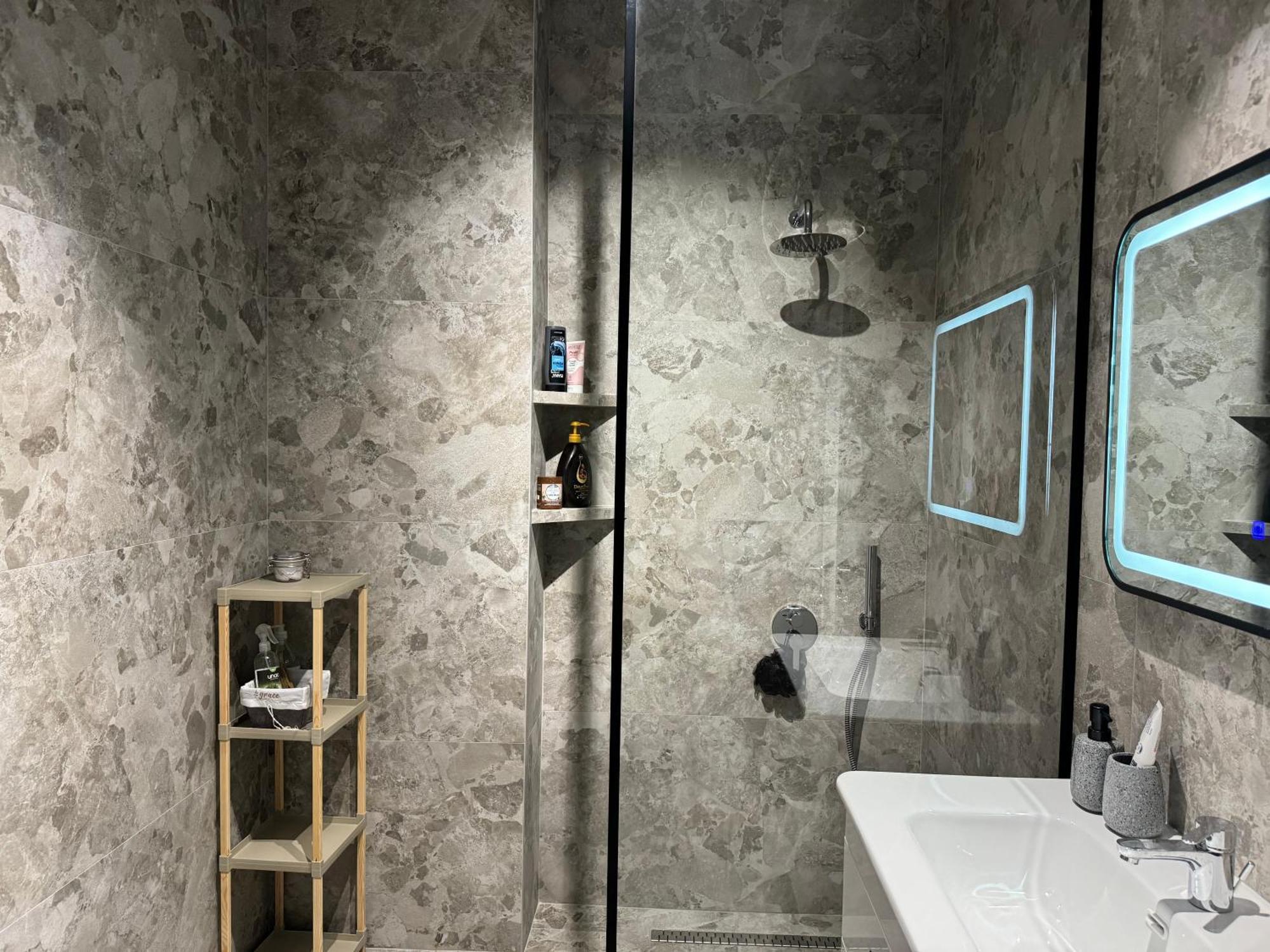 Am Apartment Тирана Экстерьер фото