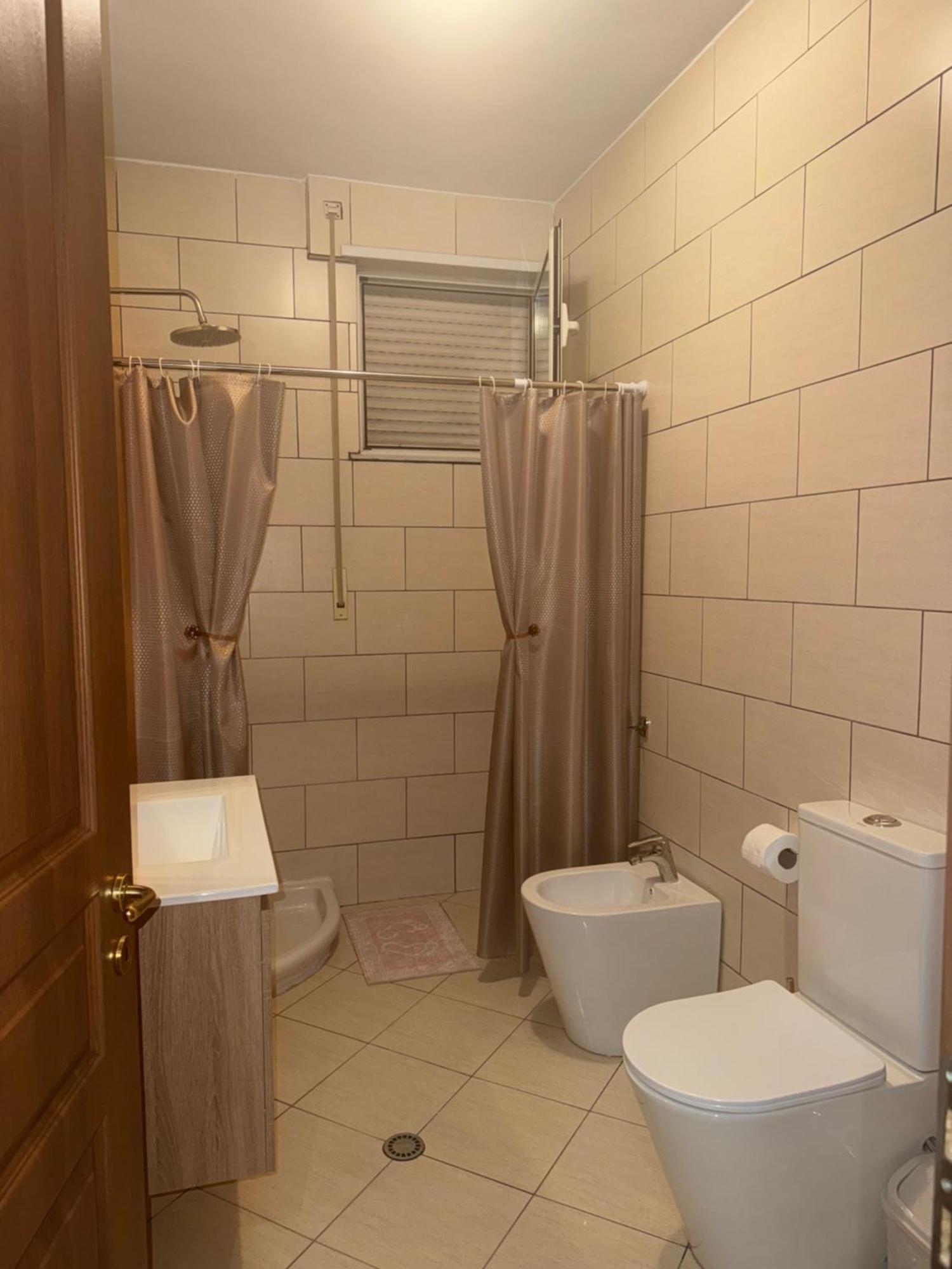 Am Apartment Тирана Экстерьер фото